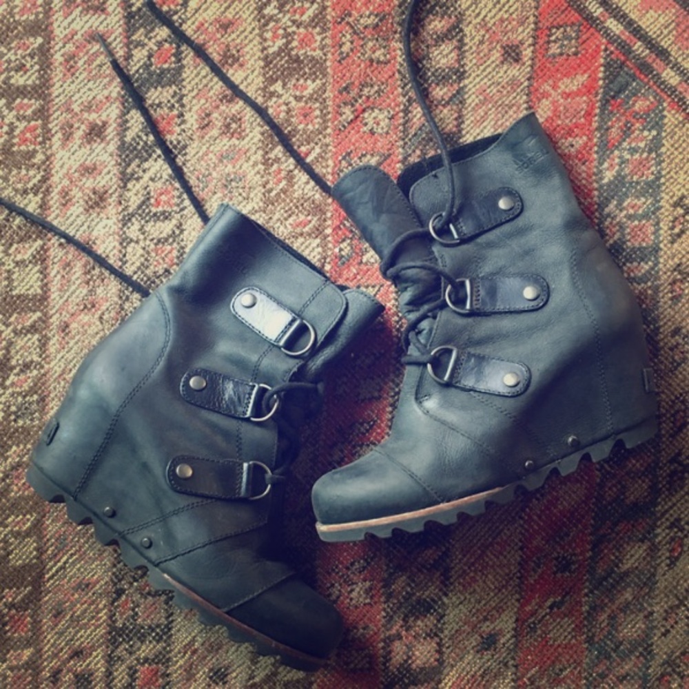 Joan of Arctic Wedge